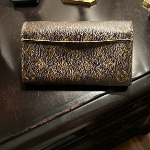 Authentic Louie Vuitton wallet - Picture 5 of 5